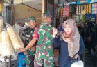 Di Pasar Gabus Jatinom Klaten, Babinsa Koramil 05/Jatinom Pantau Harga Sembako