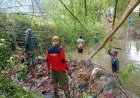 Antisipasi Banjir Babinsa Koramil Jogonalan Bersama Warga Bersihan Bantaran Sungai Desa Pakahan Klaten 